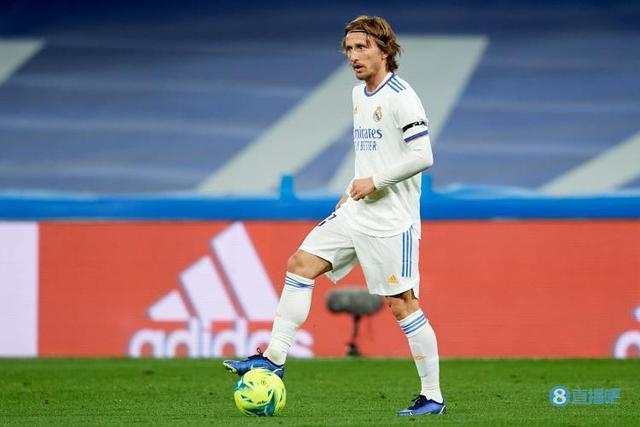 官方：本轮港超联赛延期进行，中国香港各代表队将臂缠黑纱出战