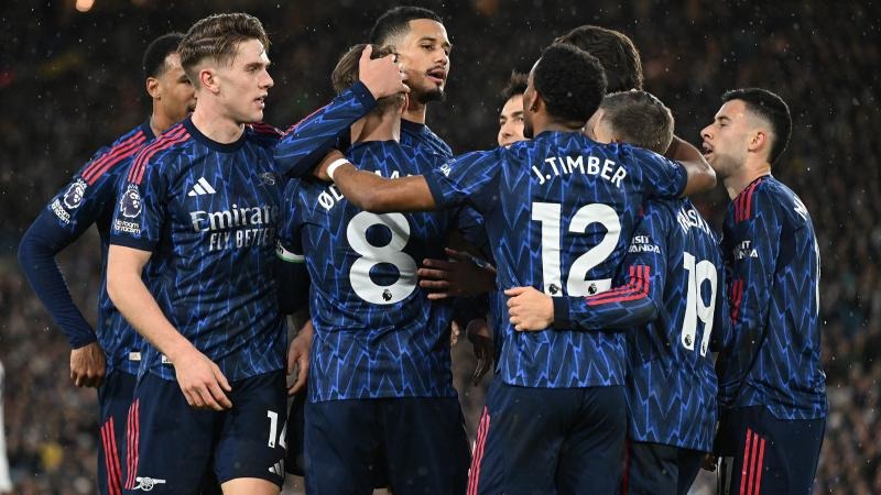 NBA交易市场最新动态：火箭完成签约,